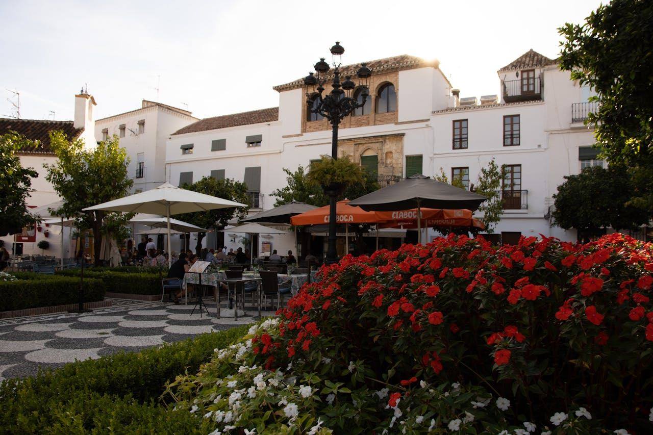 Día del Tomate week: how Alhaurín el Grande's August fiesta reshapes the rental calendar